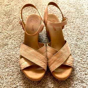 Clarks cushion soft wedges